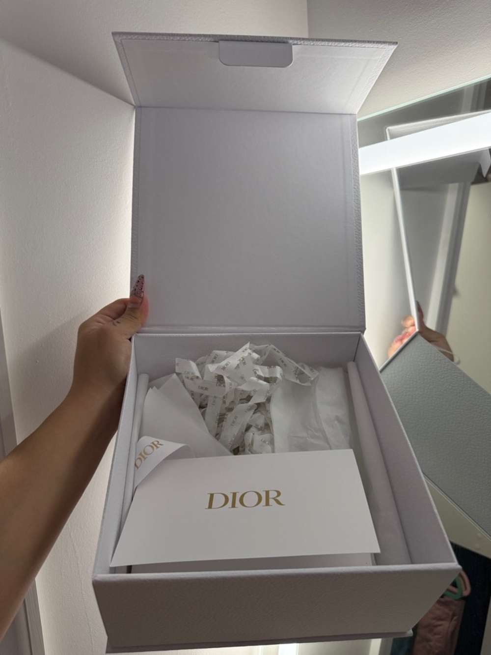 Dior White Box with Gold Logo - Picture 2 of 3